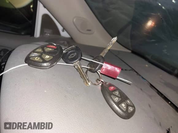 2010 Chevrolet Suburban LT z VIN 1GNUKJE32AR272865, wystawiony jako IAAI lot #43260380 z przebiegiem 167 294 mil mil oraz . Historia ofert i sprzedaży dostępna na DreamBid. Obrazek 11.