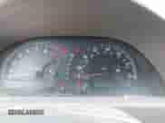 2002 Toyota Camry LE z VIN 4T1BE30K42U639339, wystawiony jako IAAI lot #42914465 z przebiegiem 384 427 mil mil oraz . Historia ofert i sprzedaży dostępna na DreamBid. Obrazek 7.