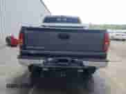 2002 Chevrolet Silverado 1500HD LT z VIN 1GCGC13U22F224865, wystawiony jako Copart lot #55067025 z przebiegiem 377 747 mil mil oraz Szkoda całkowita • Salvage title. Historia ofert i sprzedaży dostępna na DreamBid. Obrazek 6.