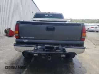 2002 Chevrolet Silverado 1500HD LT z VIN 1GCGC13U22F224865, wystawiony jako Copart lot #55067025 z przebiegiem 377 747 mil mil oraz Szkoda całkowita • Salvage title. Historia ofert i sprzedaży dostępna na DreamBid. Obrazek 6.