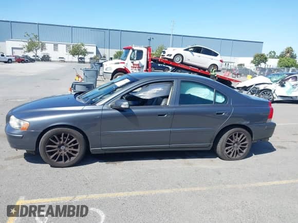 2009 Volvo S60 2.5T with VIN YV1RS592792725321, listed as a IAAI auction lot 42598987 with 127,678 mi miles and . Bid and sale history available at DreamBid. Image 14.