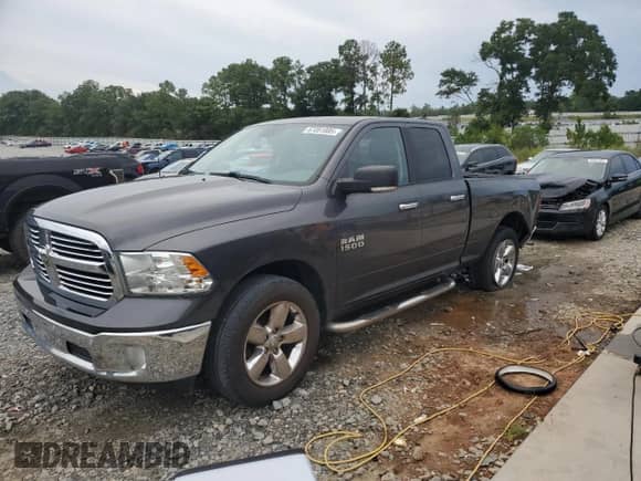2018 Ram 1500 Big Horn z VIN 1C6RR7GG7JS218717, wystawiony jako Copart lot #67051085 z przebiegiem 201 921 mil mil oraz Szkoda całkowita • Salvage title. Historia ofert i sprzedaży dostępna na DreamBid. Obrazek 1.