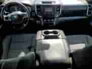 2022 Ram 1500 Big Horn z VIN 1C6RREBG4NN273061, wystawiony jako Copart lot #61784165 z przebiegiem 73 103 mil mil oraz Szkoda całkowita • Salvage title. Historia ofert i sprzedaży dostępna na DreamBid. Obrazek 8.