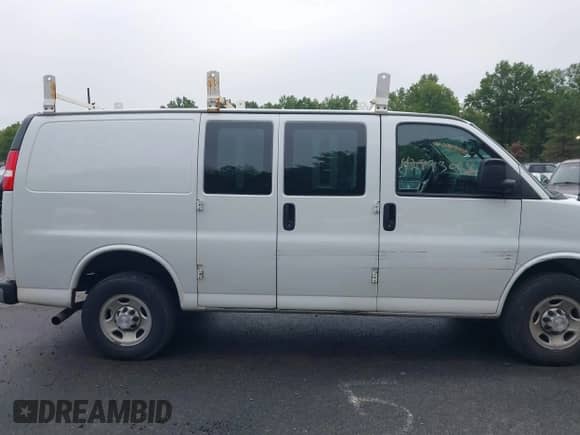 2018 Chevrolet Express Cargo с VIN 1GCWGAFP9J1287902, выставлен на аукционе IAAI как лот 42993028 с пробегом 138 083 миль миль и . История ставок и продаж доступна на DreamBid. Изображение 13.