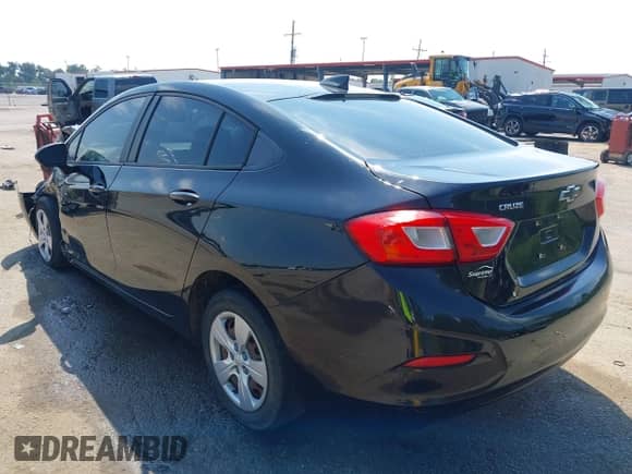 2018 Chevrolet Cruze LS с VIN 1G1BC5SM6J7178008, выставлен на аукционе IAAI как лот 43088796 с пробегом 104 712 миль миль и . История ставок и продаж доступна на DreamBid. Изображение 3.