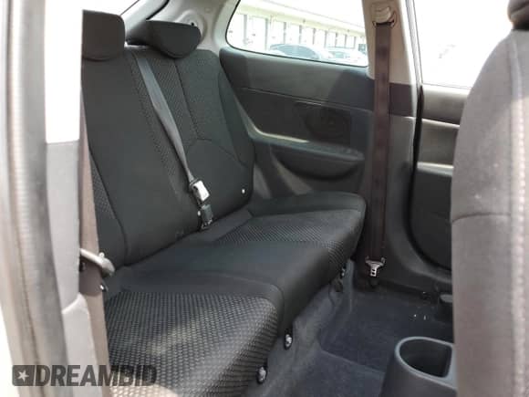 2007 Hyundai Accent SE z VIN KMHCN36CX7U038061, wystawiony jako Copart lot #63790134 z przebiegiem 104 618 mil mil oraz Szkoda całkowita • Salvage title. Historia ofert i sprzedaży dostępna na DreamBid. Obrazek 10.