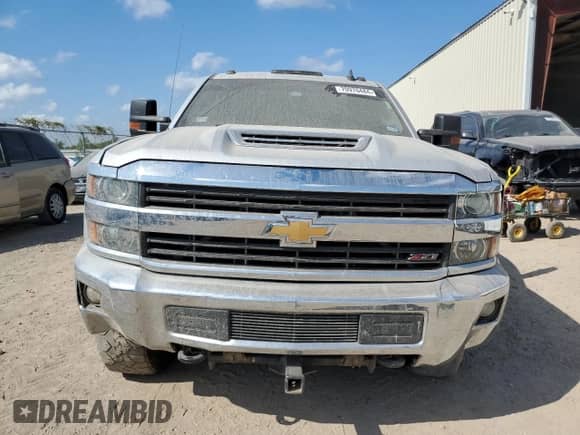 2017 Chevrolet Silverado 2500HD LT с VIN 1GC2KVEY1HZ268819, выставлен на аукционе Copart как лот 70976484 с пробегом 185 345 миль миль и Списание • Salvage title. История ставок и продаж доступна на DreamBid. Изображение 5.