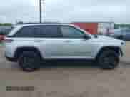 2024 Jeep Grand Cherokee Altitude X с VIN 1C4RJHAG4RC212202, выставлен на аукционе IAAI как лот 42302944 с пробегом 10 604 миль миль и . История ставок и продаж доступна на DreamBid. Изображение 13.