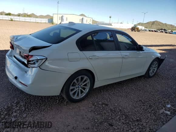 2016 BMW 3 Series 320i xDrive с VIN WBA8A3C55GK551478, выставлен на аукционе Copart как лот 85953825 с пробегом 28 082 миль миль и Списание • Salvage title. История ставок и продаж доступна на DreamBid. Изображение 3.