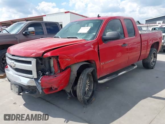 2007 Chevrolet Silverado 1500 1LT with VIN 2GCEC19C571619188, listed as a IAAI auction lot 43133705 with 262,648 mi miles and . Bid and sale history available at DreamBid. Image 2.