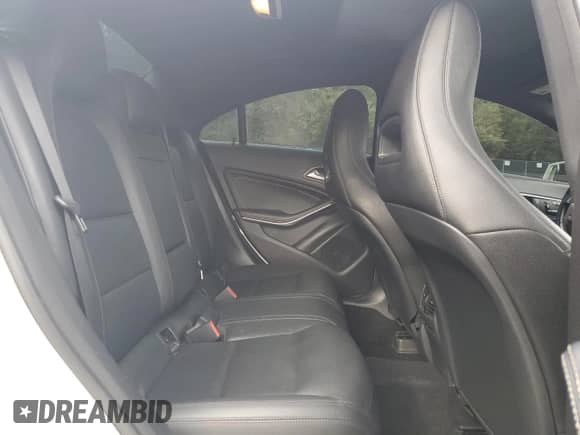 2015 Mercedes-Benz CLA 250 с VIN WDDSJ4EB4FN218600, выставлен на аукционе Copart как лот 86599385 с пробегом 188 420 миль миль и Списание • Salvage title. История ставок и продаж доступна на DreamBid. Изображение 10.