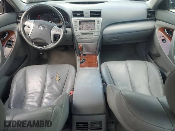 2011 Toyota Camry XLE z VIN 4T1BK3EK5BU625869, wystawiony jako Copart lot #70542465 z przebiegiem 152 425 mil mil oraz Szkoda całkowita • Salvage title. Historia ofert i sprzedaży dostępna na DreamBid. Obrazek 8.