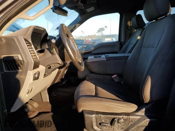 2018 Ford F-150 XLT z VIN 1FTEW1EP8JFE44855, wystawiony jako Copart lot #87388455 z przebiegiem 116 421 mil mil oraz Czysty tytuł • Clean title. Historia ofert i sprzedaży dostępna na DreamBid. Obrazek 7.