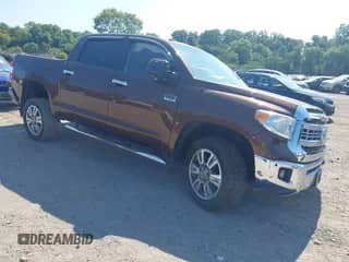 2015 Toyota Tundra Platinum с VIN 5TFAY5F15FX441259, выставлен на аукционе IAAI как лот 43162043 с пробегом 145 976 миль миль и . История ставок и продаж доступна на DreamBid. Изображение 1.