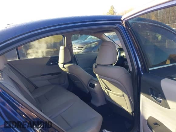 2013 Honda Accord EX-L с VIN 1HGCR2F83DA058147, выставлен на аукционе IAAI как лот 43499734 с пробегом 267 698 миль миль и . История ставок и продаж доступна на DreamBid. Изображение 8.