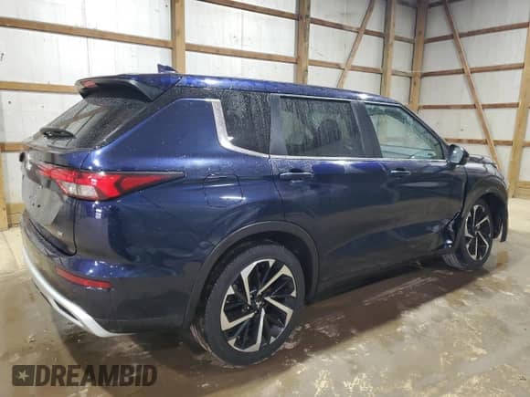 2024 Mitsubishi Outlander SE with VIN JA4J3VA81RZ073538, listed as a Copart auction lot 90786085 with 28,955 mi miles and Clean title. Bid and sale history available at DreamBid. Image 3.