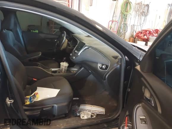 2016 Chevrolet Malibu LT z VIN 1G1ZE5STXGF218444, wystawiony jako IAAI lot #43222614 z przebiegiem 162 975 mil mil oraz . Historia ofert i sprzedaży dostępna na DreamBid. Obrazek 5.