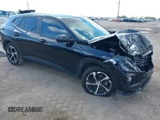 2024 Chevrolet Trax 1RS с VIN KL77LGE24RC031110, выставлен на аукционе IAAI как лот 43196667 с пробегом 45 584 миль миль и . История ставок и продаж доступна на DreamBid. Изображение 1.