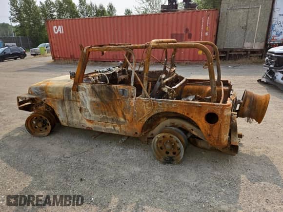 2004 Jeep Wrangler Sahara с VIN 1J4FA59S74P718631, выставлен на аукционе Copart как лот 62816605 с пробегом Не указан миль и На запчасти • Non repairable. История ставок и продаж доступна на DreamBid. Изображение 2.