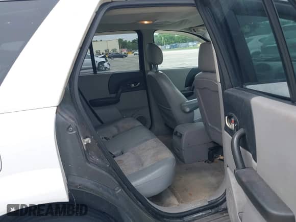 2004 Saturn VUE V6 with VIN 5GZCZ53434S818300, listed as a IAAI auction lot 42416148 with 188,434 mi miles and . Bid and sale history available at DreamBid. Image 8.