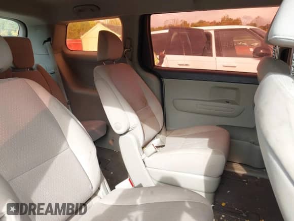 2017 Kia Sedona L с VIN KNDMA5C17H6272571, выставлен на аукционе IAAI как лот 43457024 с пробегом 205 090 миль миль и . История ставок и продаж доступна на DreamBid. Изображение 8.