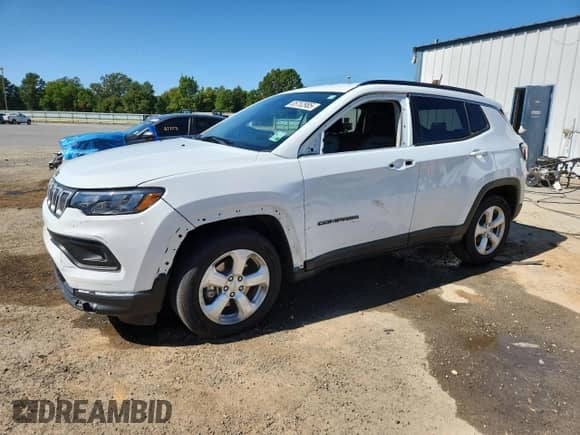2022 Jeep Compass Latitude with VIN 3C4NJCBB9NT138276, listed as a Copart auction lot 85752985 with 58,022 mi miles and Salvage title. Bid and sale history available at DreamBid. Image 1.