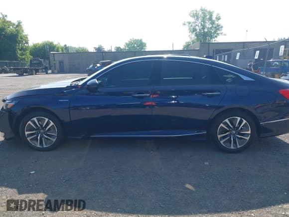 2018 Honda Accord Touring with VIN 1HGCV3F96JA003262, listed as a IAAI auction lot 42740206 with 60,190 mi miles and . Bid and sale history available at DreamBid. Image 15.