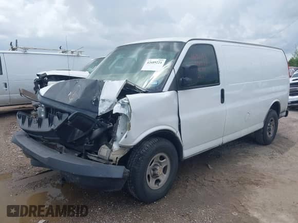 2005 Chevrolet Express Cargo z VIN 1GCFG15X751196098, wystawiony jako IAAI lot #42689221 z przebiegiem 467 793 mil mil oraz . Historia ofert i sprzedaży dostępna na DreamBid. Obrazek 2.
