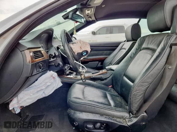 2007 BMW 3 Series 328i z VIN WBAWL13507PX16720, wystawiony jako Copart lot #68773895 z przebiegiem 91 223 mil mil oraz Szkoda całkowita • Salvage title. Historia ofert i sprzedaży dostępna na DreamBid. Obrazek 7.