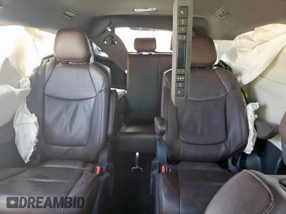 2022 Toyota Sienna Platinum с VIN 5TDERKEC4NS092955, выставлен на аукционе Copart как лот 65830435 с пробегом 222 099 миль миль и Списание • Salvage title. История ставок и продаж доступна на DreamBid. Изображение 10.