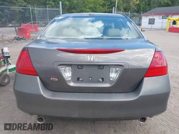 2006 Honda Accord EX-L с VIN 1HGCM65546A037551, выставлен на аукционе IAAI как лот 43095977 с пробегом 201 510 миль миль и . История ставок и продаж доступна на DreamBid. Изображение 16.