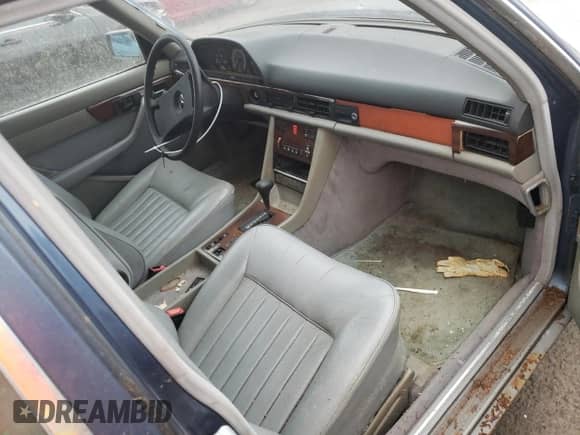 1984 Mercedes-Benz 380 with VIN WDBCA32A8EA051618, listed as a Copart auction lot 72630334 with 146,857 mi miles and Clean title. Bid and sale history available at DreamBid. Image 8.
