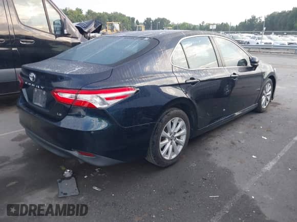 2018 Toyota Camry SE with VIN 4T1B11HK2JU647720, listed as a IAAI auction lot 42849487 with 159,188 mi miles and . Bid and sale history available at DreamBid. Image 4.