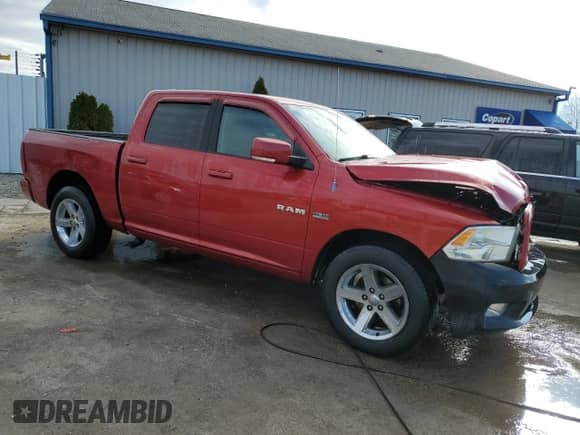 2010 Dodge 1500 Laramie z VIN 1D7RV1CT4AS260952, wystawiony jako Copart lot #49832195 z przebiegiem 177 977 mil mil oraz Szkoda całkowita • Salvage title. Historia ofert i sprzedaży dostępna na DreamBid. Obrazek 4.