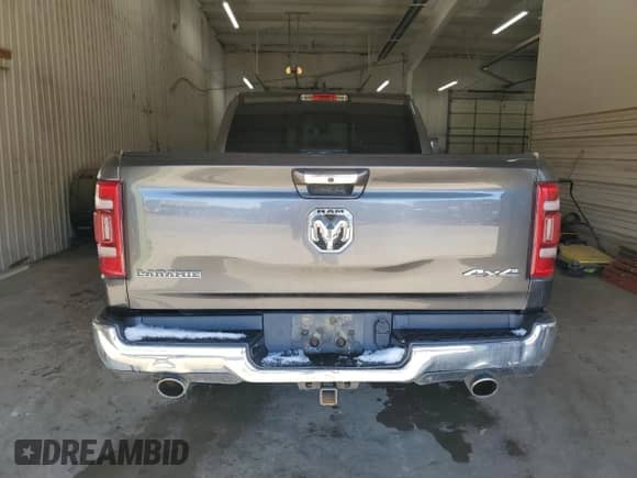 2020 Ram 1500 Laramie z VIN 1C6SRFRT1LN240624, wystawiony jako Copart lot #50367915 z przebiegiem 119 303 mil mil oraz Szkoda całkowita • Salvage title. Historia ofert i sprzedaży dostępna na DreamBid. Obrazek 6.