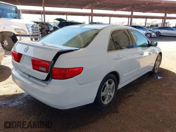 2005 Honda Accord with VIN JHMCN36445C009458, listed as a IAAI auction lot 43306839 with 154,425 mi miles and . Bid and sale history available at DreamBid. Image 4.