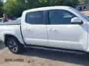 2017 Toyota Tacoma SR5 с VIN 3TMCZ5AN8HM092879, выставлен на аукционе IAAI как лот 43062130 с пробегом 88 083 миль миль и . История ставок и продаж доступна на DreamBid. Изображение 13.