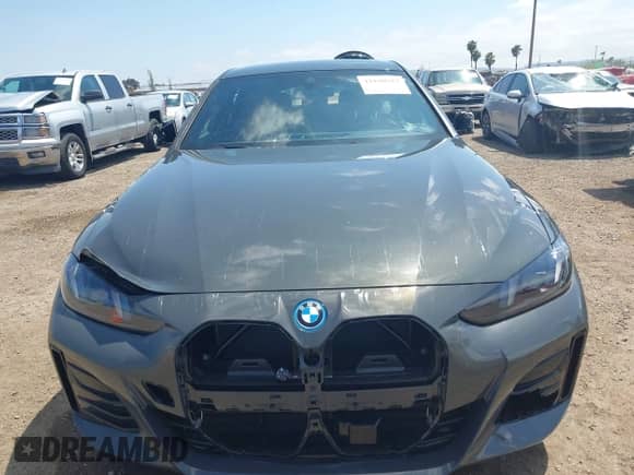 2025 BMW i4 M50 с VIN WBY33HD06SFU31826, выставлен на аукционе IAAI как лот 42100927 с пробегом 3 446 миль миль и . История ставок и продаж доступна на DreamBid. Изображение 12.