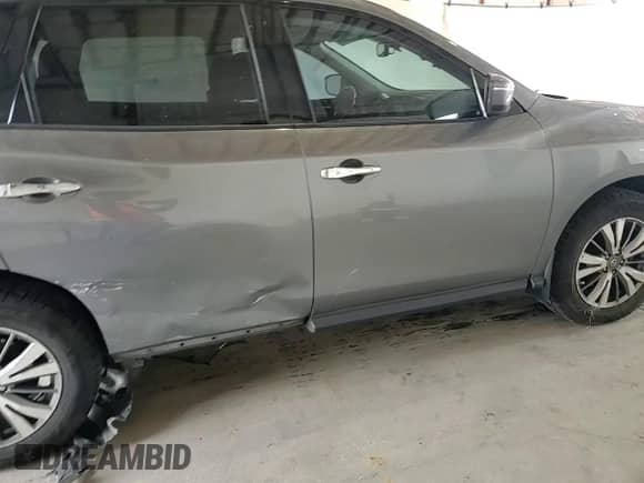 2018 Nissan Pathfinder SV with VIN 5N1DR2MN2JC631725, listed as a Copart auction lot 81073065 with 118,208 mi miles and Salvage title. Bid and sale history available at DreamBid. Image 15.