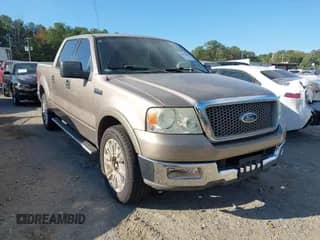 2004 Ford F-150 XLT z VIN 1FTPW12514KD80519, wystawiony jako IAAI lot #43422686 z przebiegiem 211 036 mil mil oraz . Historia ofert i sprzedaży dostępna na DreamBid. Obrazek 1.
