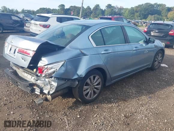 2011 Honda Accord EX z VIN 1HGCP2F75BA089152, wystawiony jako IAAI lot #43281031 z przebiegiem 173 756 mil mil oraz . Historia ofert i sprzedaży dostępna na DreamBid. Obrazek 4.