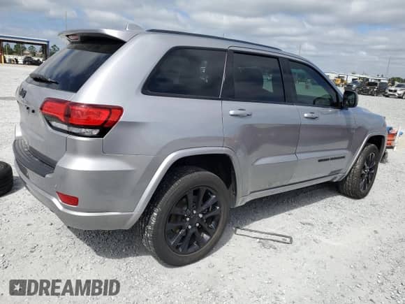 2021 Jeep Grand Cherokee Laredo E with VIN 1C4RJFAG1MC770358, listed as a Copart auction lot 84613405 with 24,999 mi miles and Salvage title. Bid and sale history available at DreamBid. Image 3.