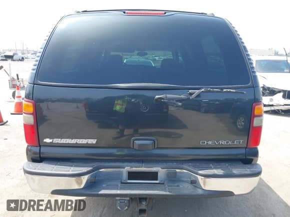 2003 Chevrolet Suburban LS z VIN 3GNEC16TX3G243519, wystawiony jako IAAI lot #42451637 z przebiegiem 133 806 mil mil oraz . Historia ofert i sprzedaży dostępna na DreamBid. Obrazek 16.