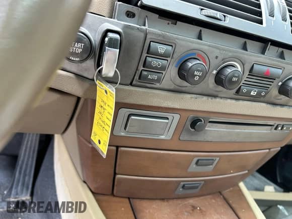 2003 BMW 7 Series 745i с VIN WBAGL63473DP63859, выставлен на аукционе IAAI как лот 42175953 с пробегом Не указан миль и . История ставок и продаж доступна на DreamBid. Изображение 11.