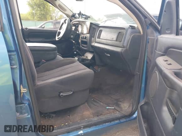 2003 Dodge 1500 ST with VIN 1D7HA18D03J667684, listed as a IAAI auction lot 42976700 with Not provided miles and . Bid and sale history available at DreamBid. Image 5.