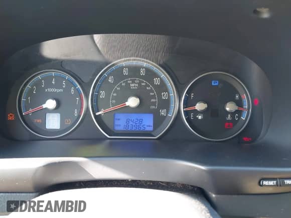 2007 Hyundai Santa Fe SE with VIN 5NMSH13E47H112941, listed as a IAAI auction lot 43049044 with 183,965 mi miles and . Bid and sale history available at DreamBid. Image 7.