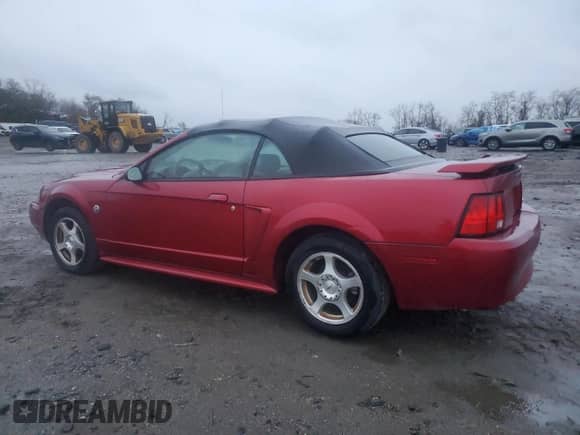 2004 Ford Mustang Deluxe z VIN 1FAFP44404F102515, wystawiony jako Copart lot #82361014 z przebiegiem 65 383 mil mil oraz Szkoda całkowita • Salvage title. Historia ofert i sprzedaży dostępna na DreamBid. Obrazek 2.