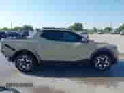 2023 Hyundai Santa Cruz Limited z VIN 5NTJEDAF6PH071136, wystawiony jako IAAI lot #42913930 z przebiegiem 33 057 mil mil oraz . Historia ofert i sprzedaży dostępna na DreamBid. Obrazek 14.