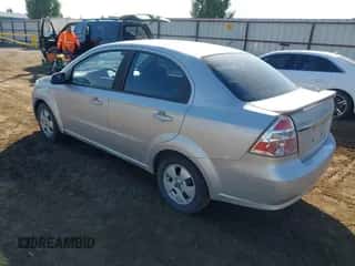 2007 Chevrolet Aveo LS z VIN KL1TD56677B151577, wystawiony jako IAAI lot #43303539 z przebiegiem 146 511 mil mil oraz . Historia ofert i sprzedaży dostępna na DreamBid. Obrazek 3.