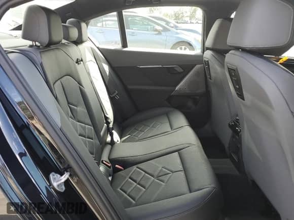 2025 BMW 5 Series с VIN WBA13FK09SCT71040, выставлен на аукционе Copart как лот 46682045 с пробегом 283 миль миль и Списание • Salvage title. История ставок и продаж доступна на DreamBid. Изображение 10.